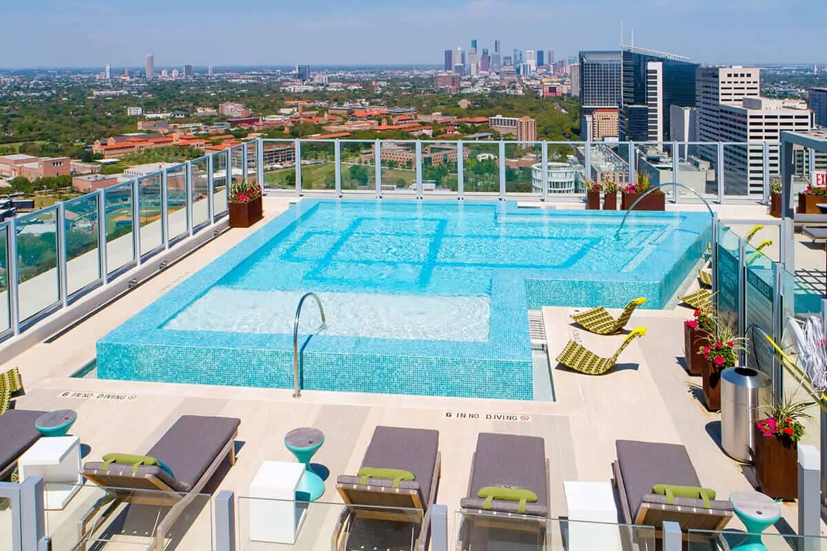 latitude-rooftop-pool